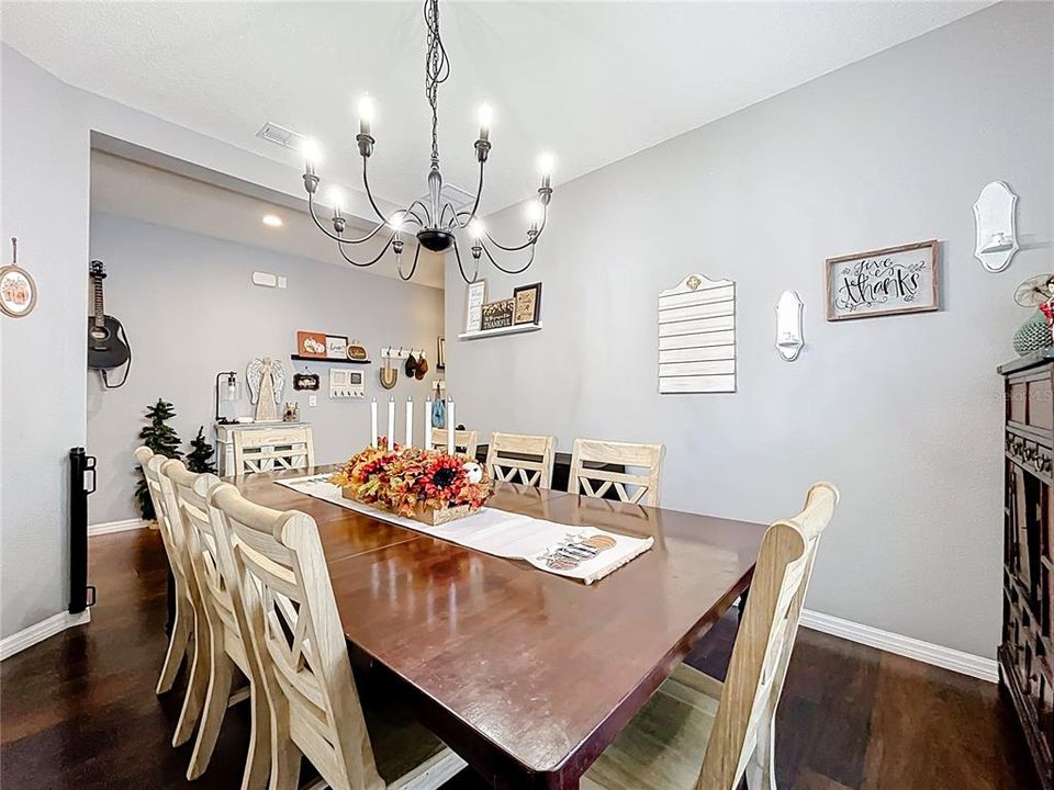 For Sale: $599,990 (4 beds, 3 baths, 2788 Square Feet)