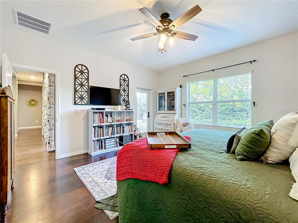 For Sale: $599,990 (4 beds, 3 baths, 2788 Square Feet)