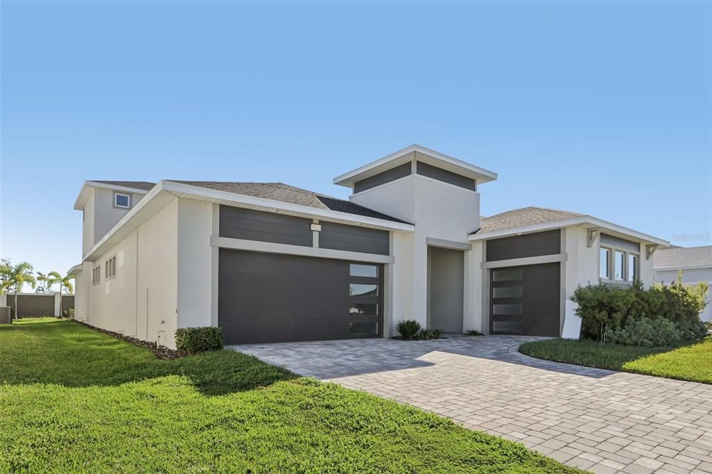 Active With Contract: $664,999 (4 beds, 3 baths, 2902 Square Feet)