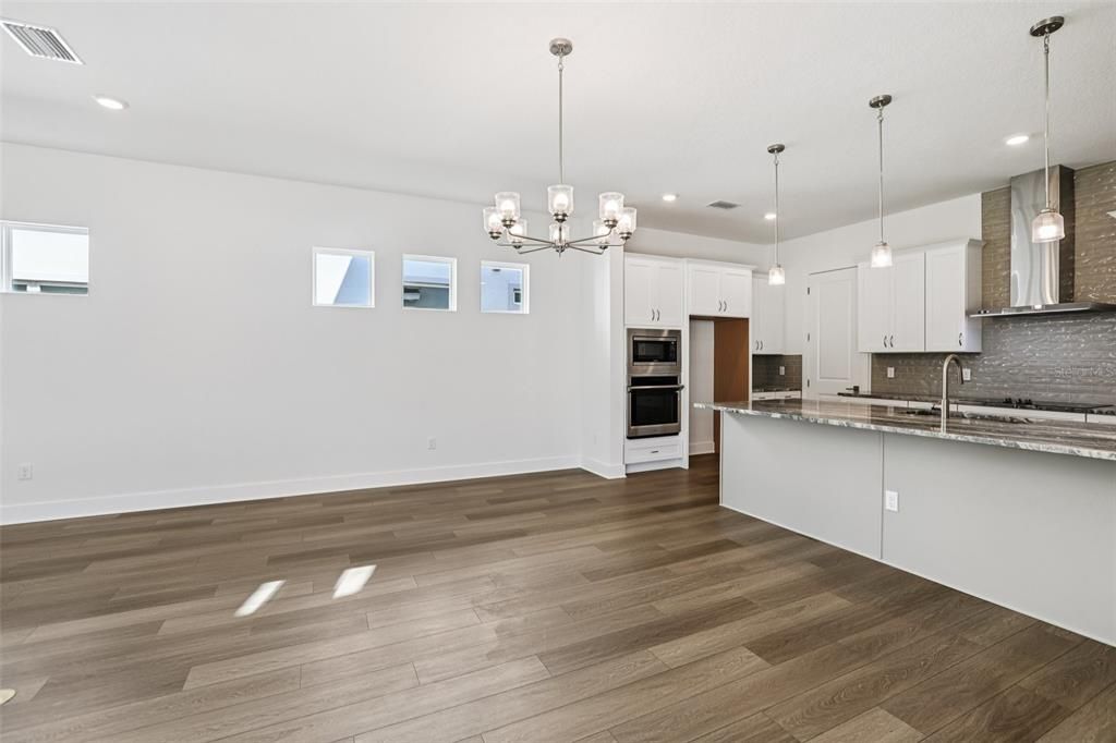 Active With Contract: $664,999 (4 beds, 3 baths, 2902 Square Feet)