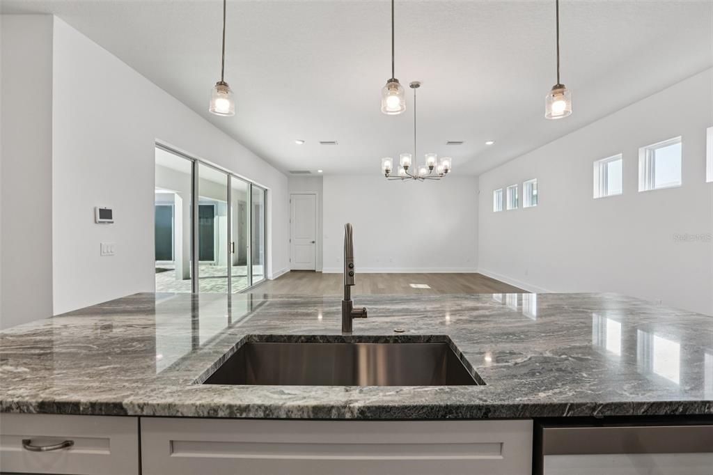 Active With Contract: $664,999 (4 beds, 3 baths, 2902 Square Feet)