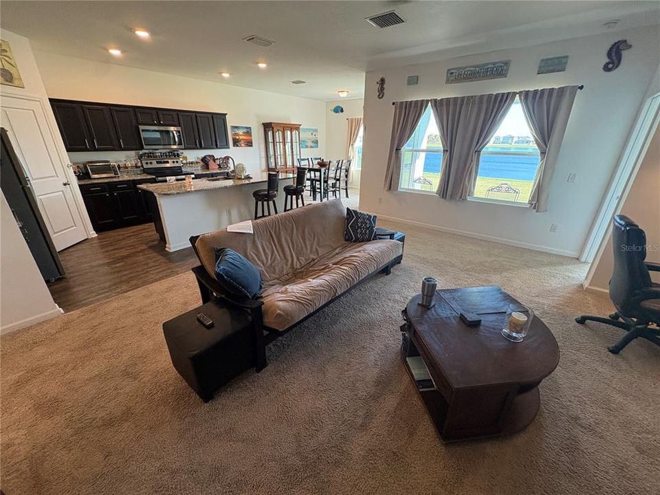 En Venta: $324,500 (3 camas, 2 baños, 1784 Pies cuadrados)