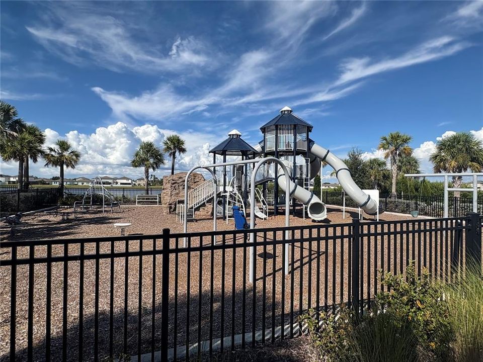 En Venta: $324,500 (3 camas, 2 baños, 1784 Pies cuadrados)