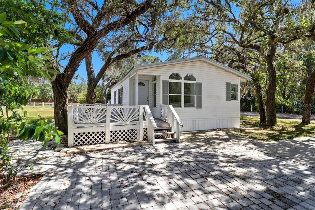 Недавно продано: $249,900 (2 спален, 3 ванн, 1396 Квадратных фут)