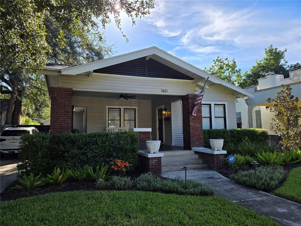 Vendido Recientemente: $820,000 (3 camas, 2 baños, 1725 Pies cuadrados)