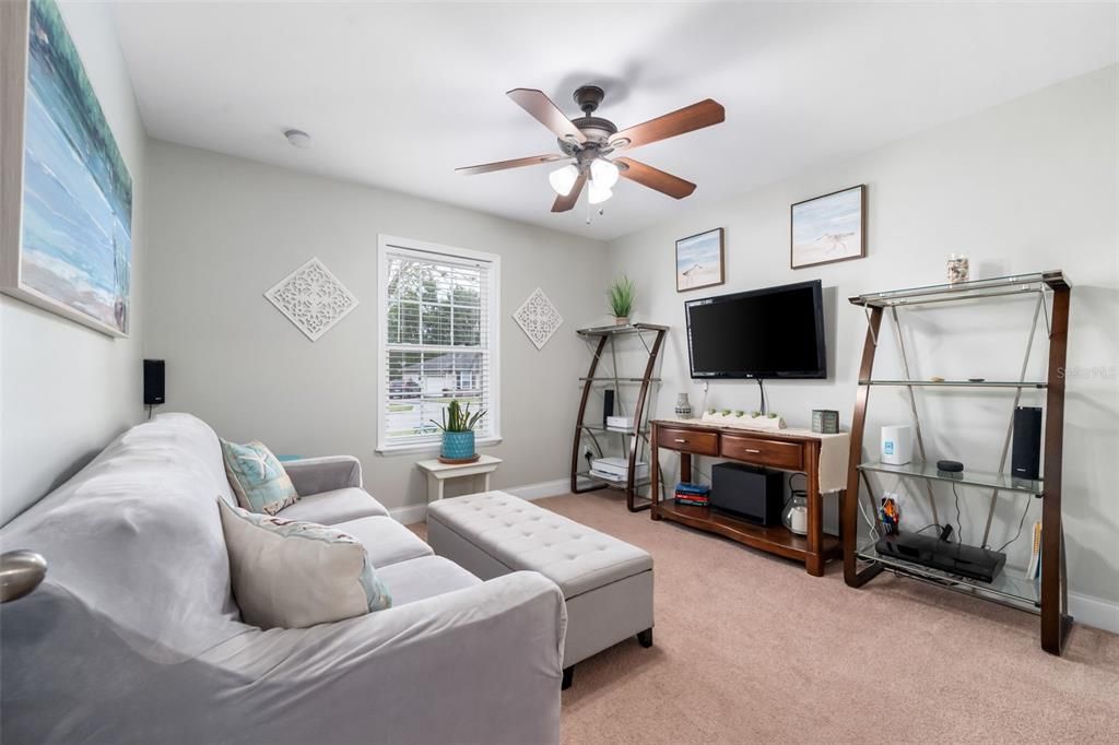 Activo con contrato: $315,000 (3 camas, 2 baños, 1432 Pies cuadrados)