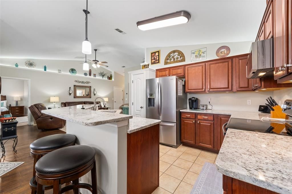 Activo con contrato: $315,000 (3 camas, 2 baños, 1432 Pies cuadrados)