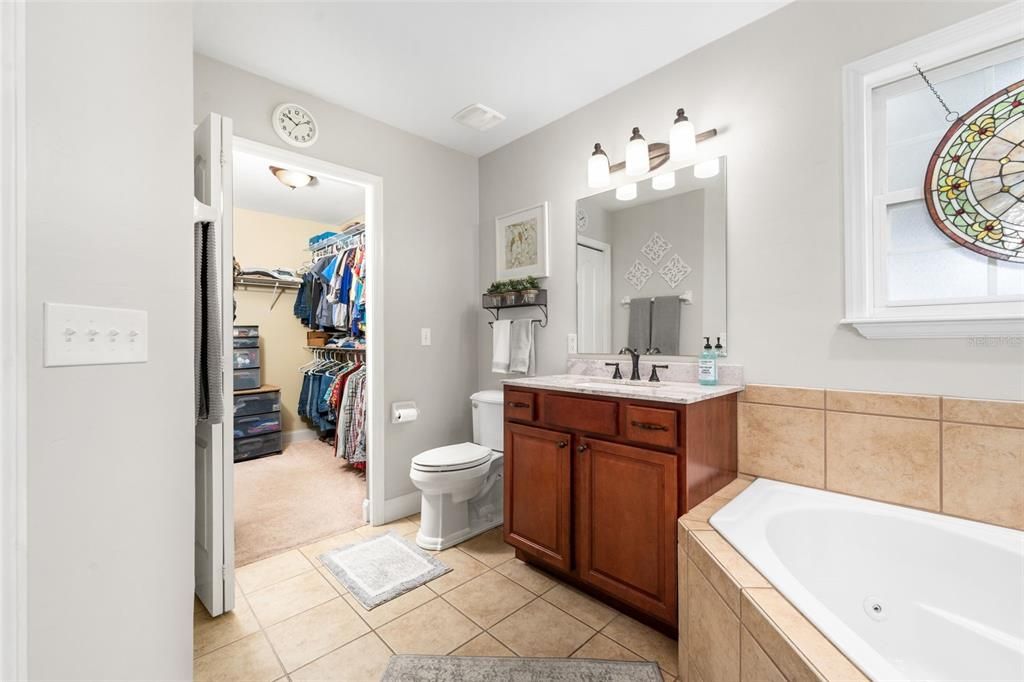 Activo con contrato: $315,000 (3 camas, 2 baños, 1432 Pies cuadrados)