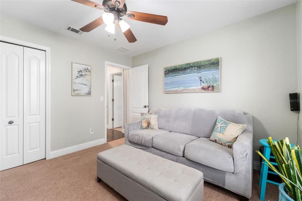 Activo con contrato: $315,000 (3 camas, 2 baños, 1432 Pies cuadrados)