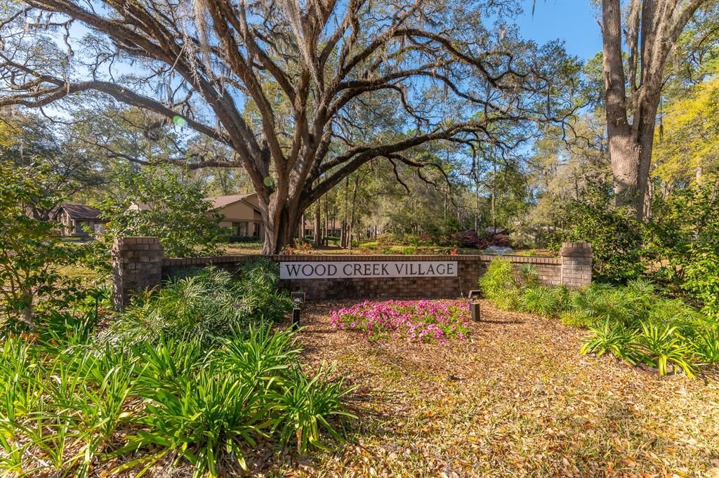 На продажу: $245,000 (2 спален, 2 ванн, 1045 Квадратных фут)