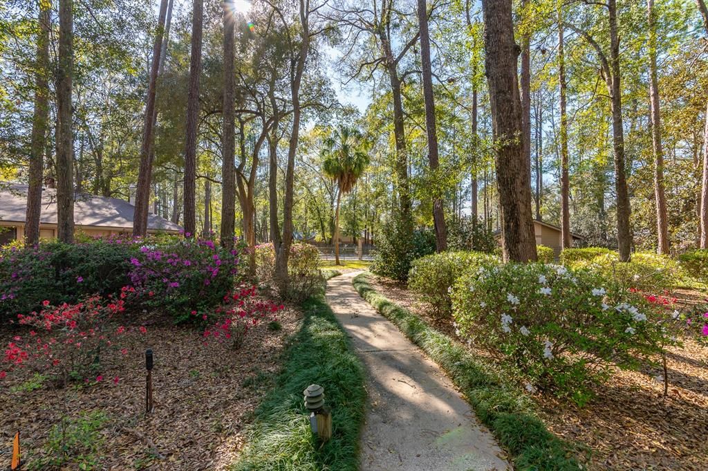 На продажу: $245,000 (2 спален, 2 ванн, 1045 Квадратных фут)