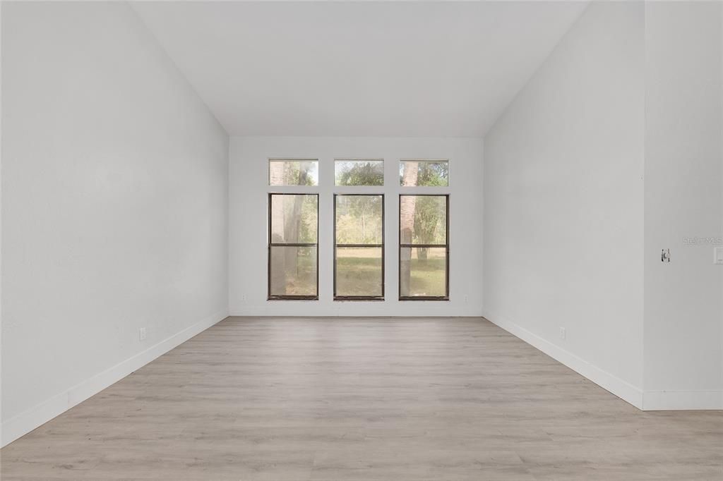 For Sale: $699,000 (5 beds, 3 baths, 3597 Square Feet)