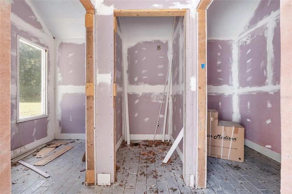 For Sale: $699,000 (5 beds, 3 baths, 3597 Square Feet)