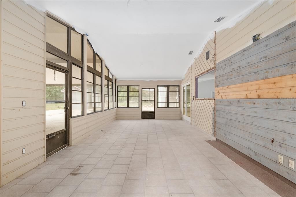 For Sale: $699,000 (5 beds, 3 baths, 3597 Square Feet)