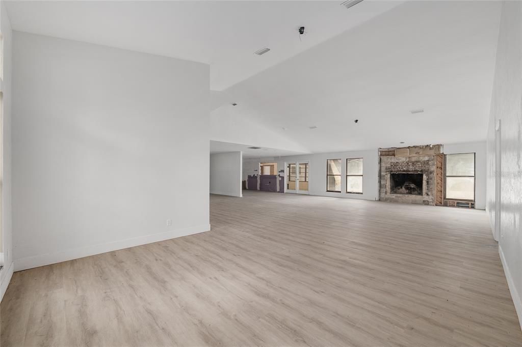 For Sale: $699,000 (5 beds, 3 baths, 3597 Square Feet)