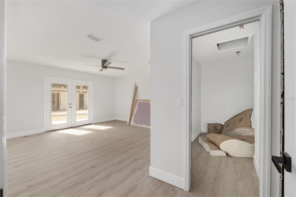 For Sale: $699,000 (5 beds, 3 baths, 3597 Square Feet)