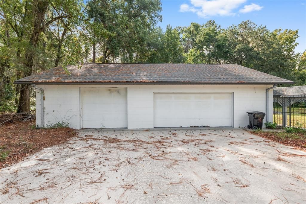 For Sale: $699,000 (5 beds, 3 baths, 3597 Square Feet)