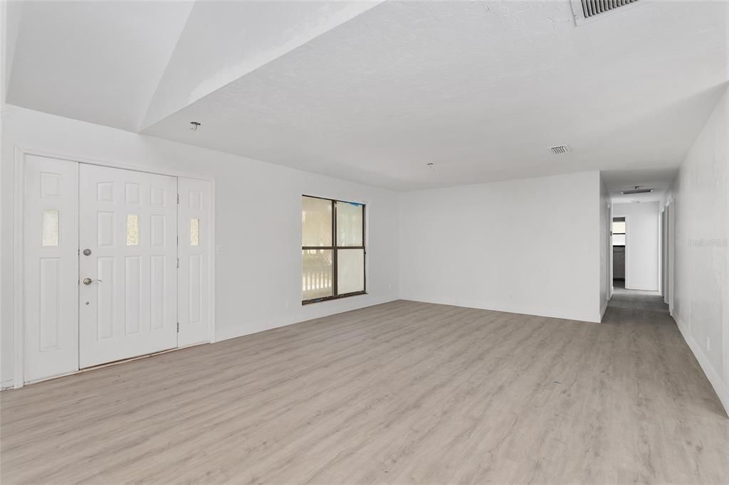 For Sale: $699,000 (5 beds, 3 baths, 3597 Square Feet)