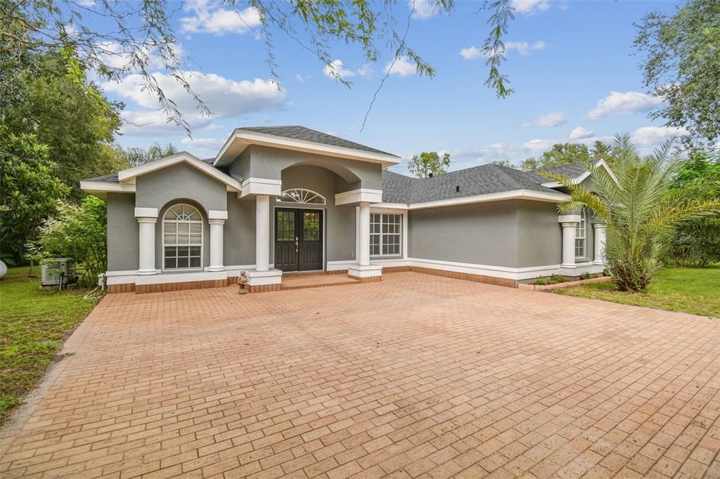 En Venta: $949,900 (4 camas, 3 baños, 2840 Pies cuadrados)