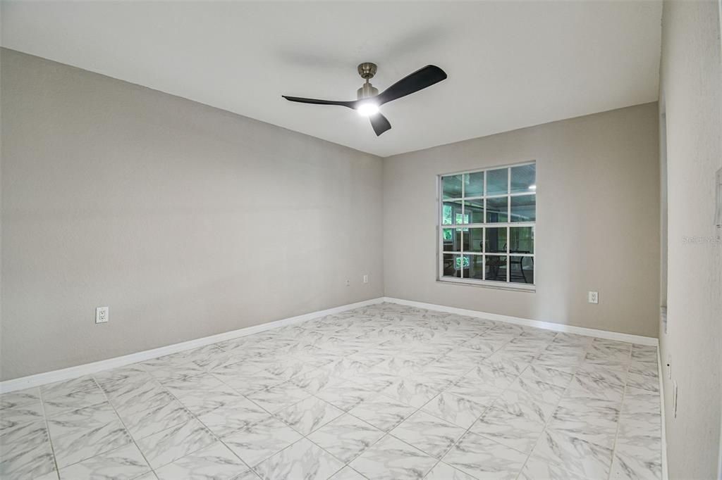 En Venta: $949,900 (4 camas, 3 baños, 2840 Pies cuadrados)