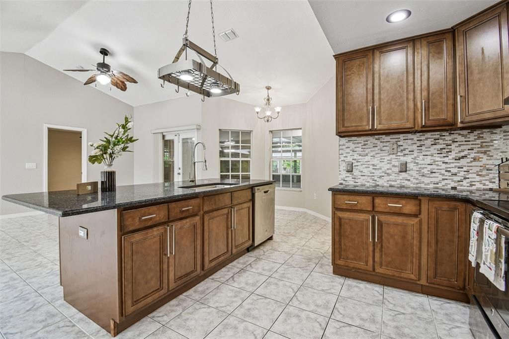 En Venta: $949,900 (4 camas, 3 baños, 2840 Pies cuadrados)