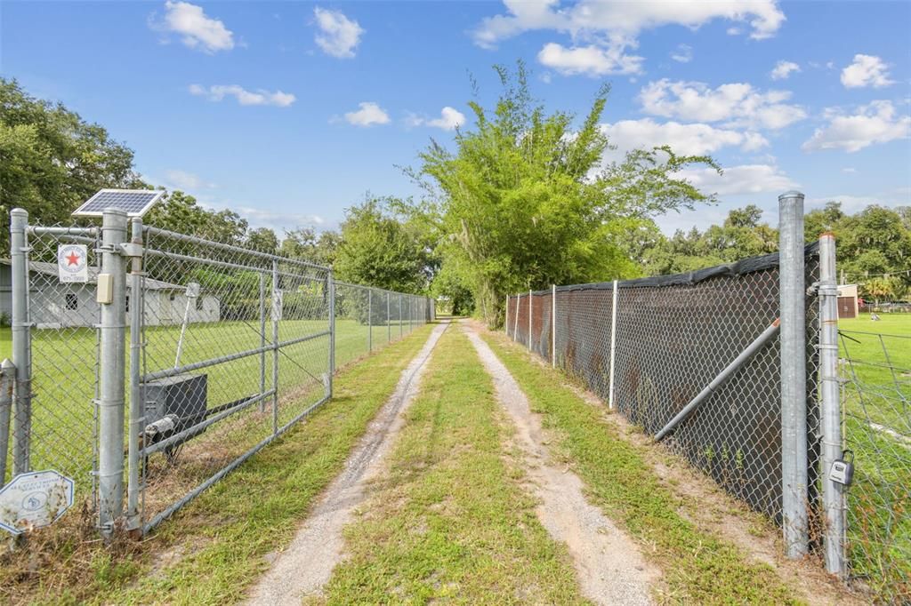 En Venta: $949,900 (4 camas, 3 baños, 2840 Pies cuadrados)