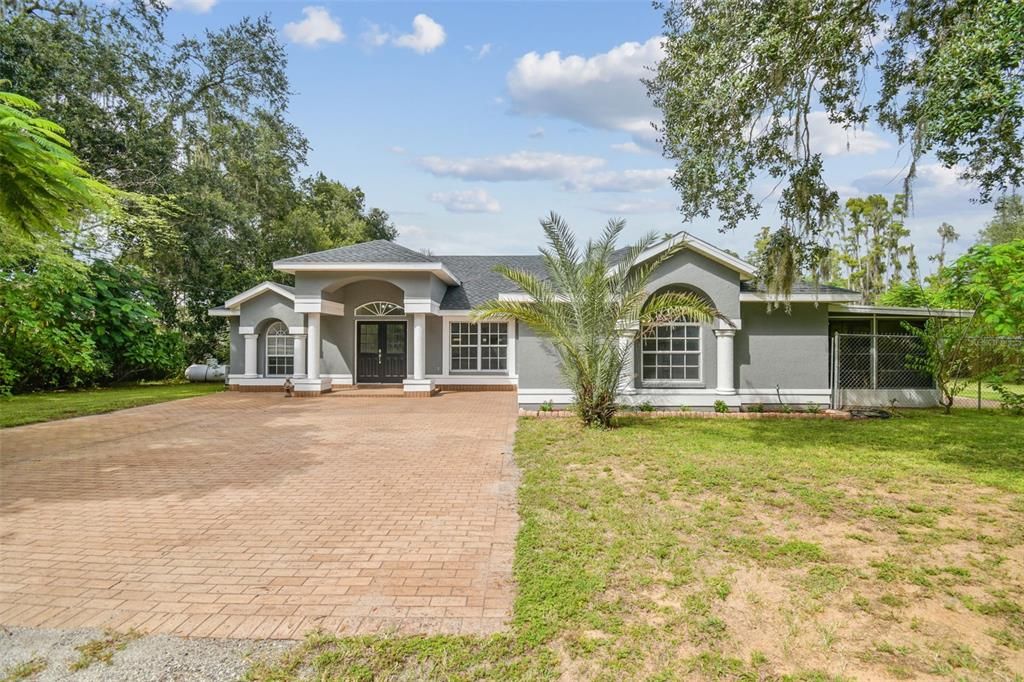 En Venta: $949,900 (4 camas, 3 baños, 2840 Pies cuadrados)