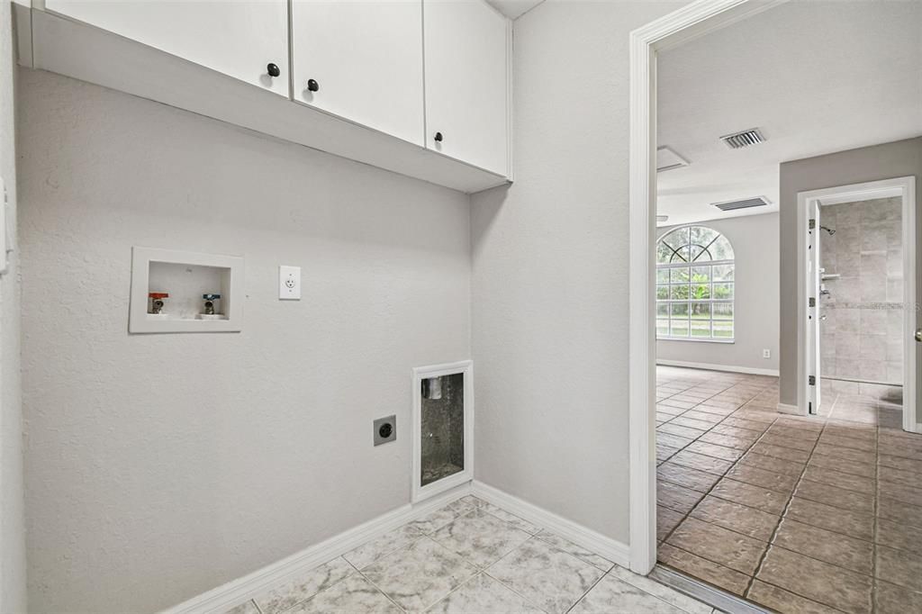 En Venta: $949,900 (4 camas, 3 baños, 2840 Pies cuadrados)