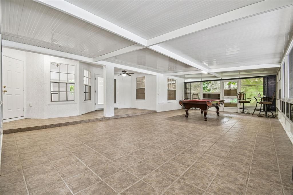 En Venta: $949,900 (4 camas, 3 baños, 2840 Pies cuadrados)