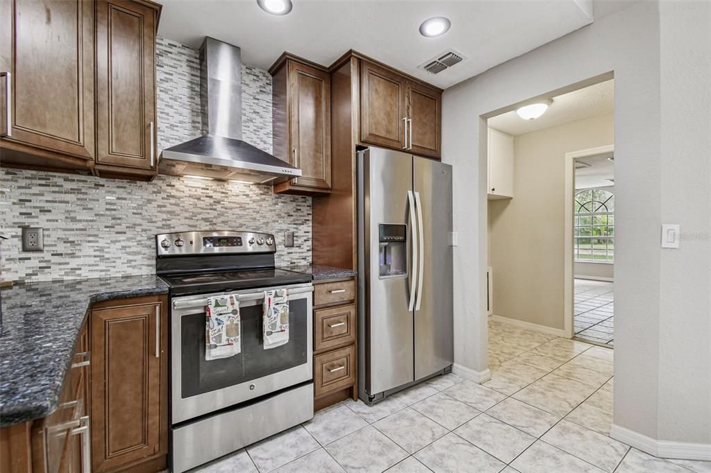 En Venta: $949,900 (4 camas, 3 baños, 2840 Pies cuadrados)