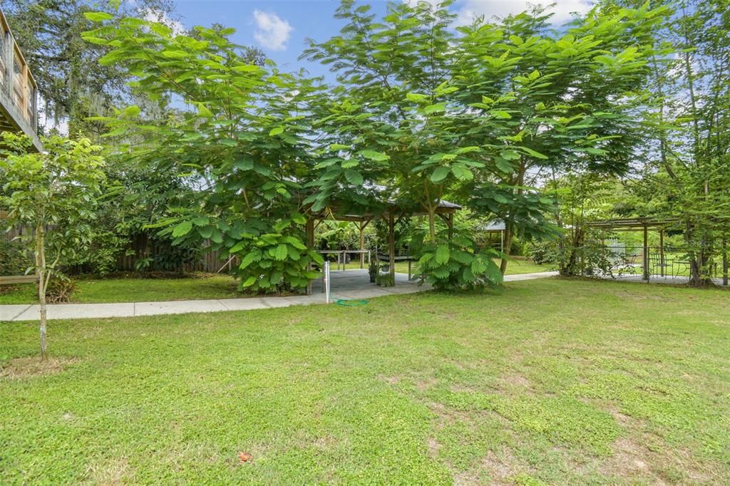 En Venta: $949,900 (4 camas, 3 baños, 2840 Pies cuadrados)