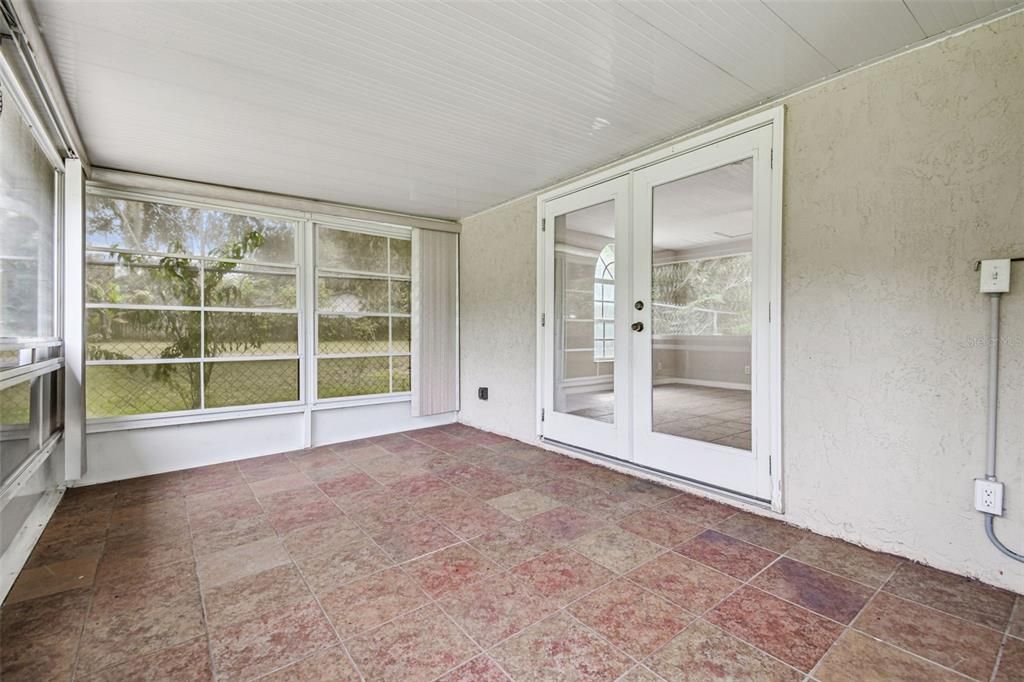 En Venta: $949,900 (4 camas, 3 baños, 2840 Pies cuadrados)