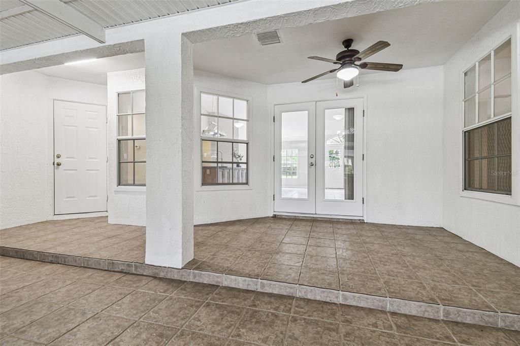 En Venta: $949,900 (4 camas, 3 baños, 2840 Pies cuadrados)