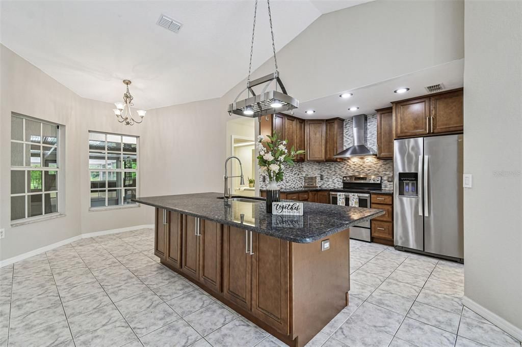 En Venta: $949,900 (4 camas, 3 baños, 2840 Pies cuadrados)