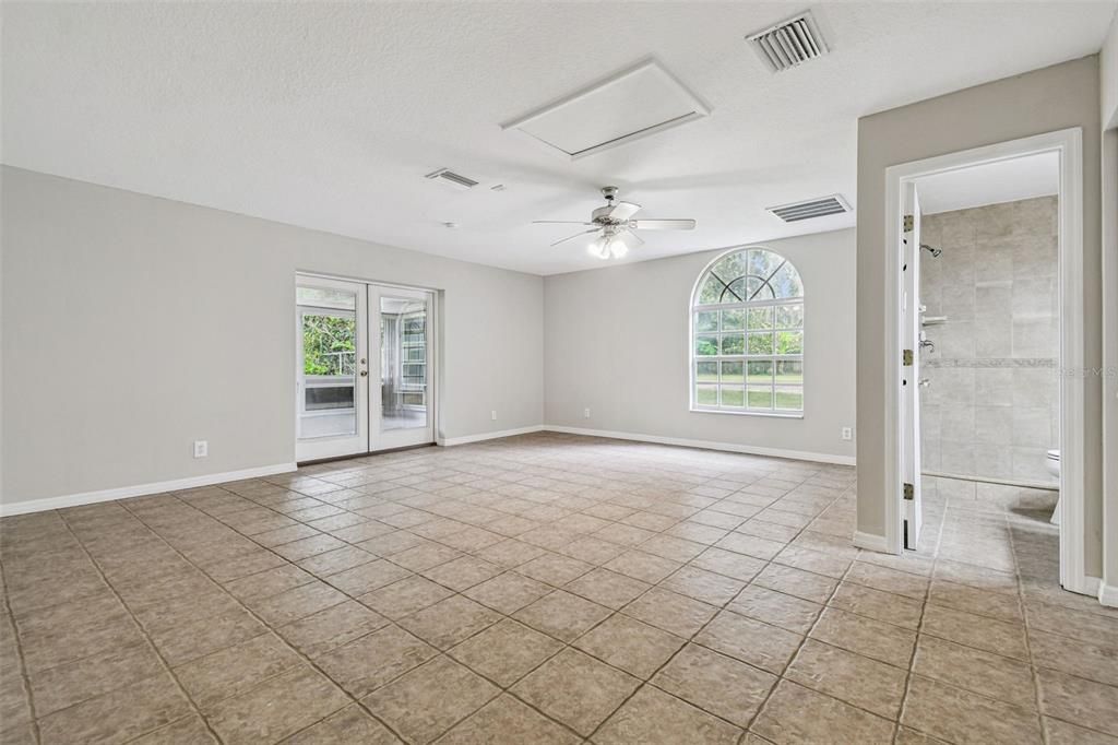 En Venta: $949,900 (4 camas, 3 baños, 2840 Pies cuadrados)