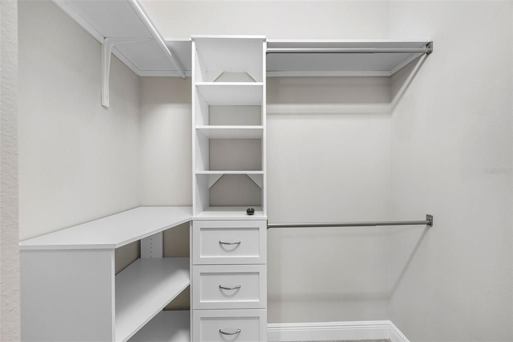 For Sale: $649,900 (3 beds, 3 baths, 2725 Square Feet)