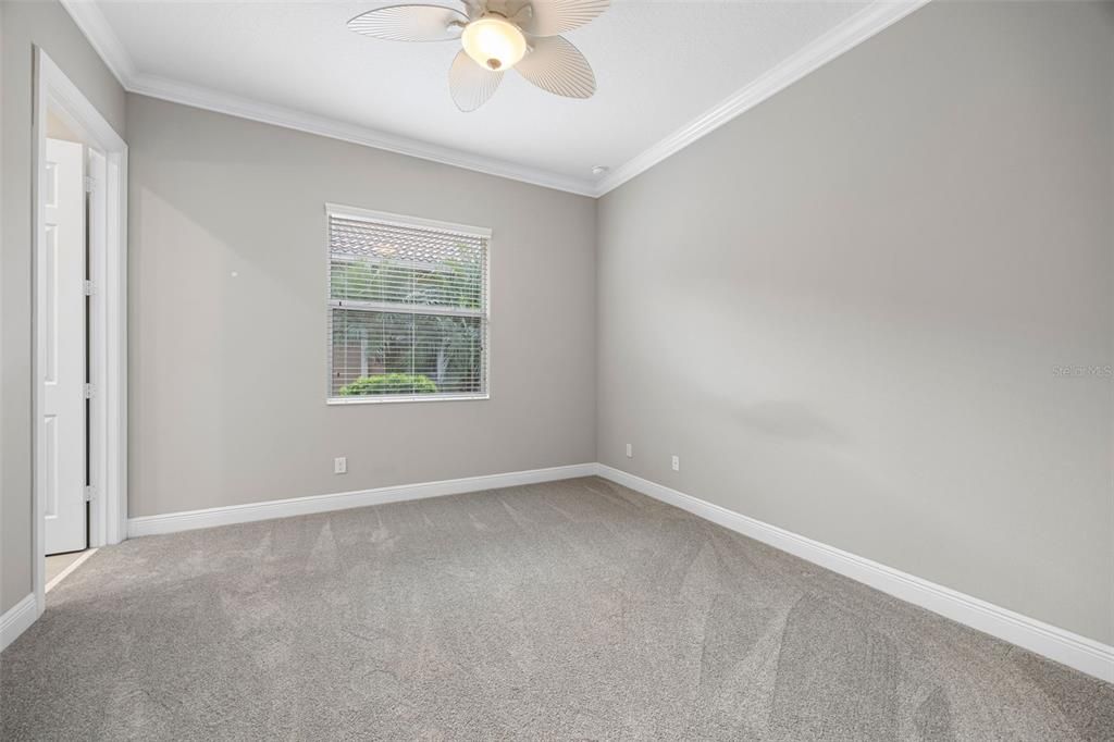 For Sale: $649,900 (3 beds, 3 baths, 2725 Square Feet)