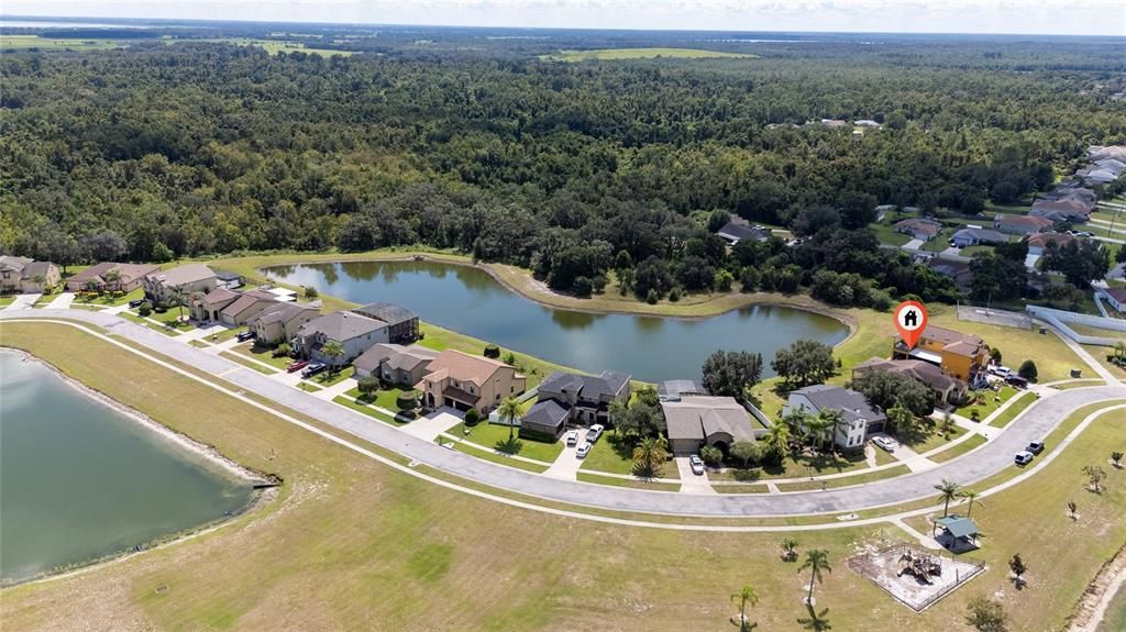 合同活跃: $369,900 (4 贝兹, 3 浴室, 2231 平方英尺)