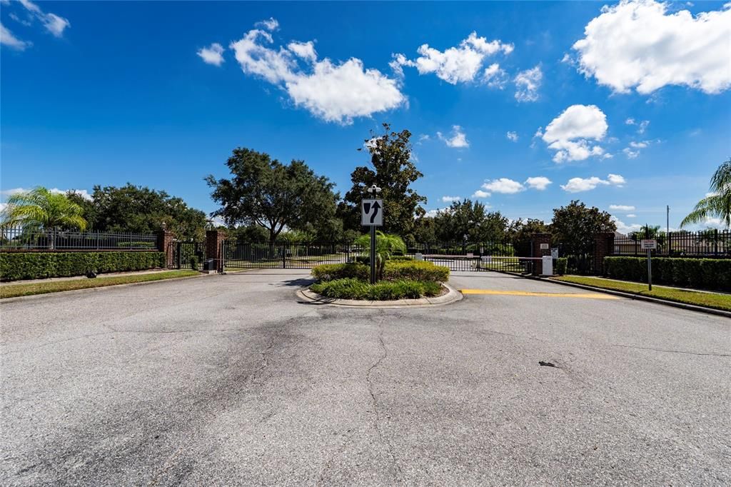 合同活跃: $369,900 (4 贝兹, 3 浴室, 2231 平方英尺)