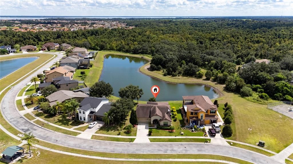 合同活跃: $369,900 (4 贝兹, 3 浴室, 2231 平方英尺)