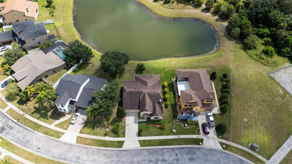 合同活跃: $369,900 (4 贝兹, 3 浴室, 2231 平方英尺)