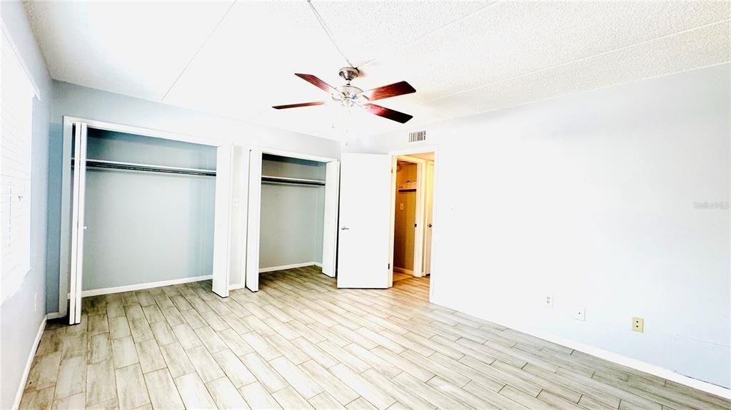 Active With Contract: $1,400 (1 beds, 1 baths, 702 Square Feet)