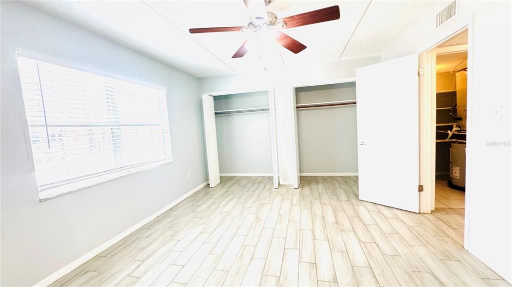 Active With Contract: $1,400 (1 beds, 1 baths, 702 Square Feet)