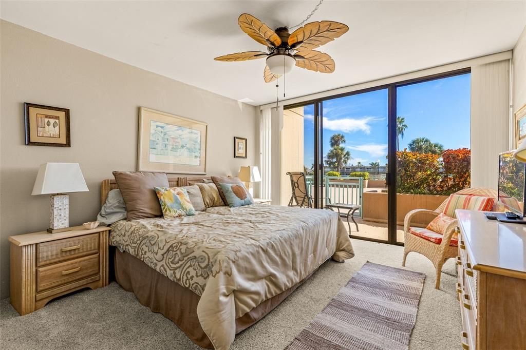 待售: $390,000 (2 贝兹, 2 浴室, 1175 平方英尺)