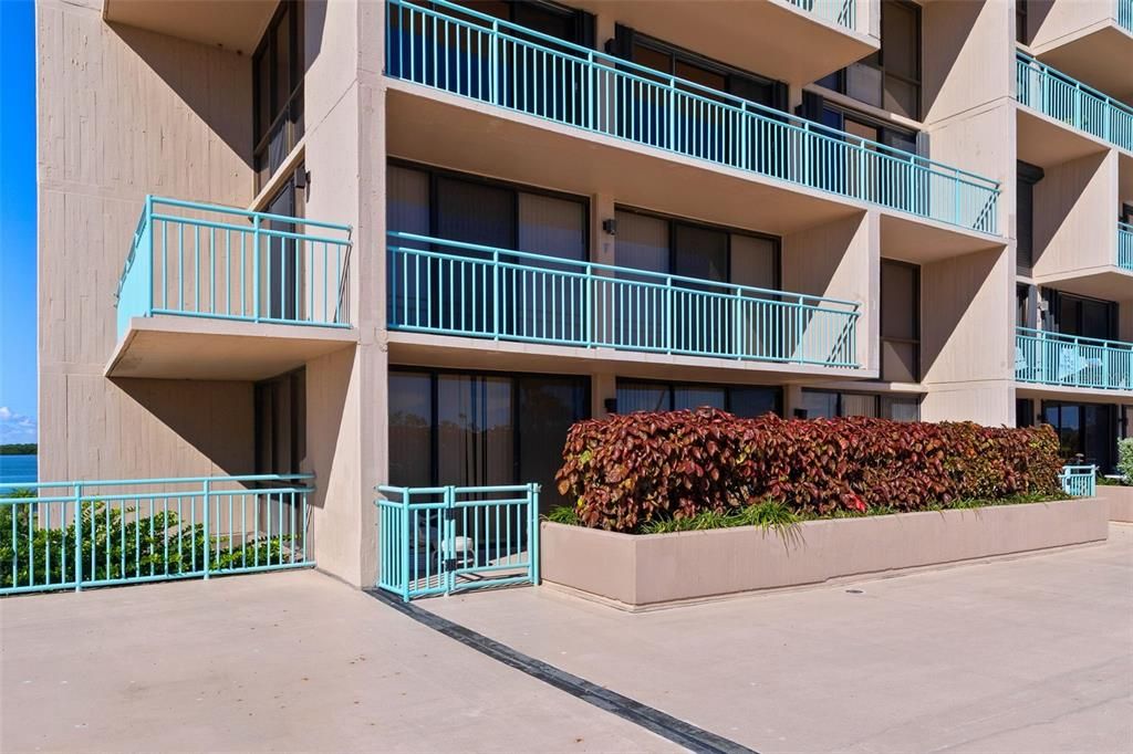 待售: $390,000 (2 贝兹, 2 浴室, 1175 平方英尺)