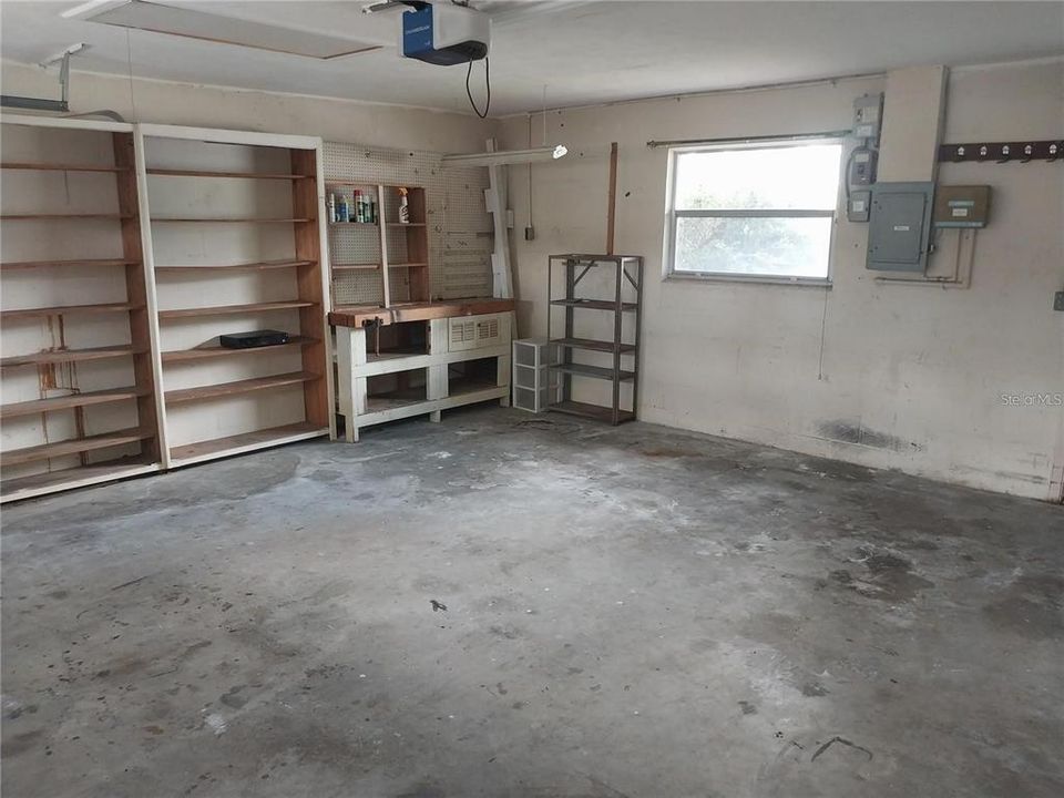 Active With Contract: $2,200 (3 beds, 2 baths, 1588 Square Feet)