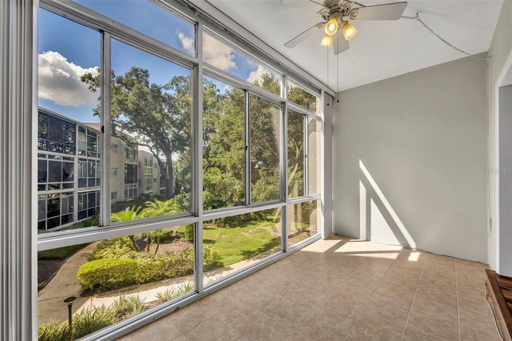 Active With Contract: $235,000 (1 beds, 1 baths, 772 Square Feet)