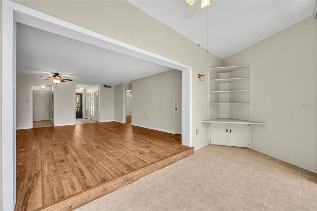 Active With Contract: $235,000 (1 beds, 1 baths, 772 Square Feet)