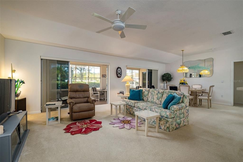 For Rent: $2,000 (3 beds, 2 baths, 1776 Square Feet)