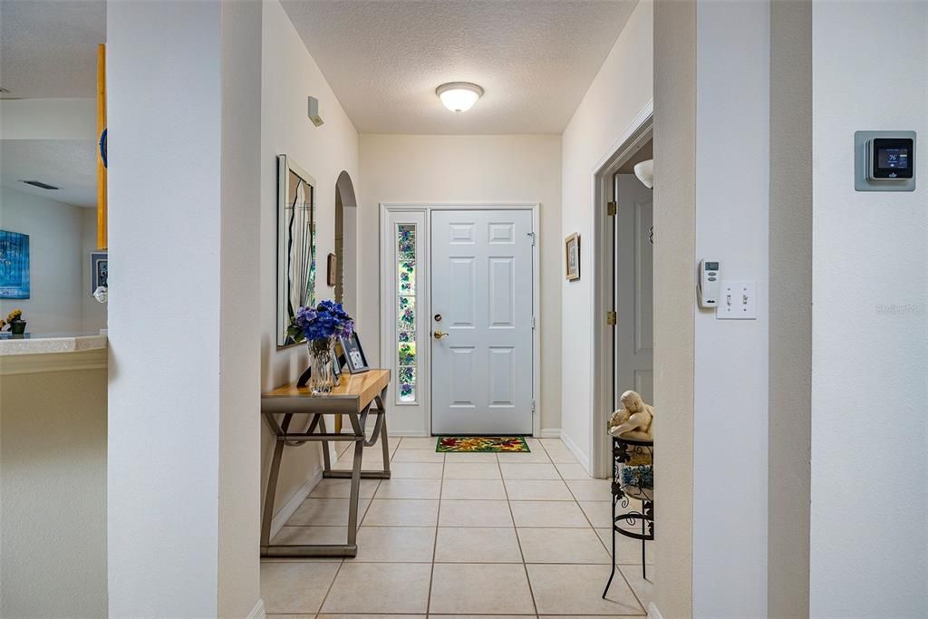 For Rent: $2,000 (3 beds, 2 baths, 1776 Square Feet)